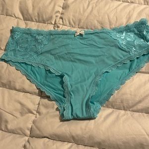 NWT Victoria’s Secret Hip hugger panty